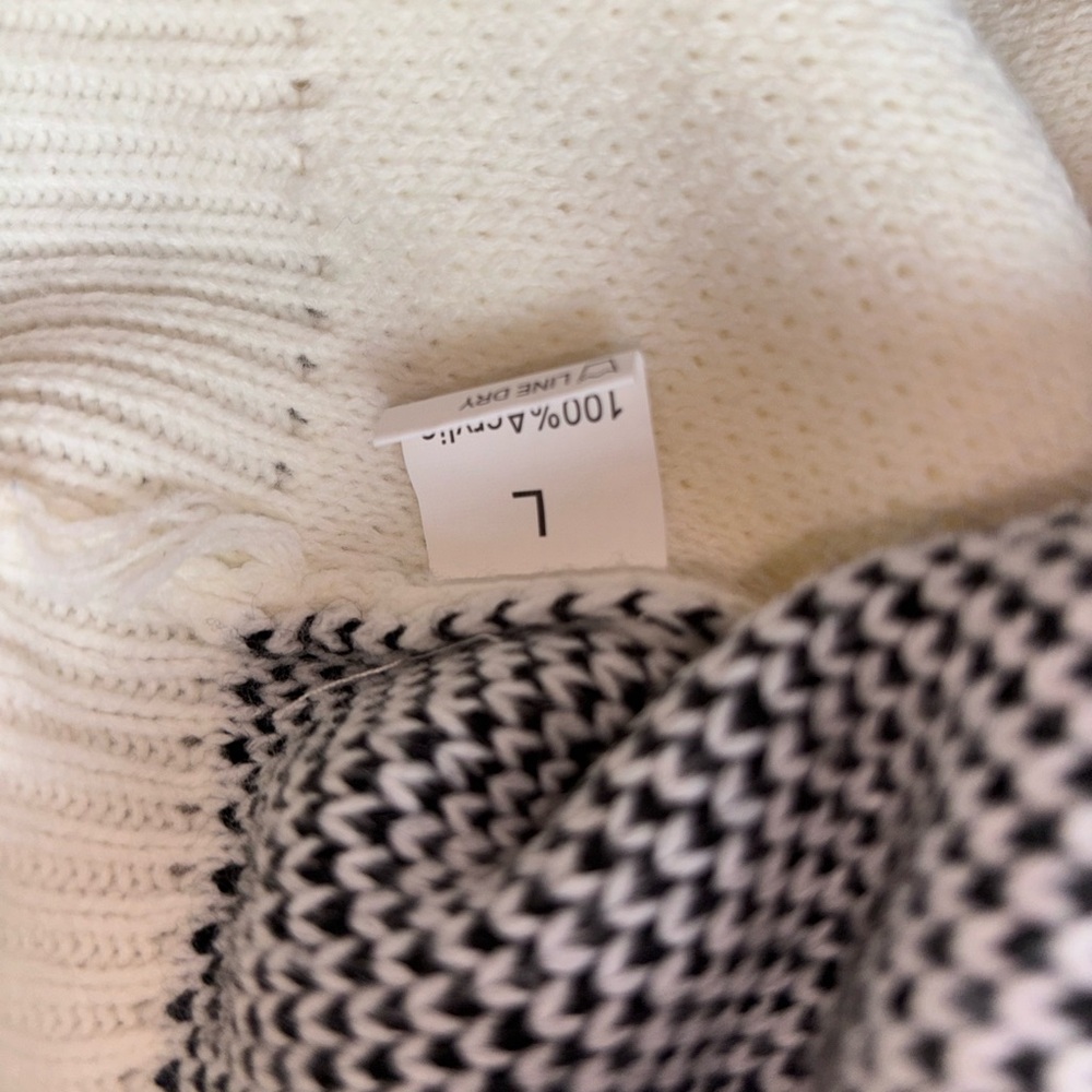 Distressed Heart Sweater - Picture 12 of 12